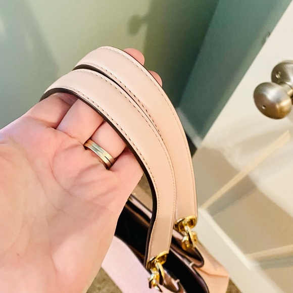 🎉 SALE 🎉 NWT! Michael Kors Dark Powder Blush Trisha Large Logo Shoulder Bag - Picture 12 of 17